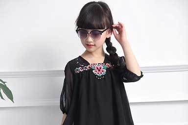 裘姓取名终极指南:从诗<a style='color:blue;' target='_blank' title='经' href='/newtag/经.html'>经</a>到国学,好听不重名的秘诀都在这里