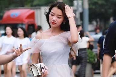 怀姓取名终极指南:从诗<a style='color:blue;' target='_blank' title='经' href='/newtag/经.html'>经</a>到国学,好听不重名的秘诀都在这里